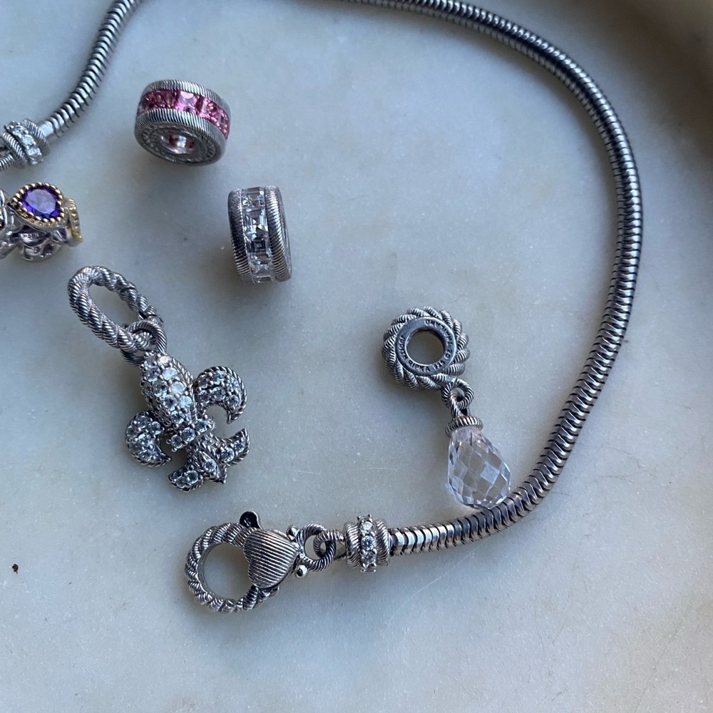 Judith Ripka Sterling silver bracelet and 5 charms - Picture 5 of 16